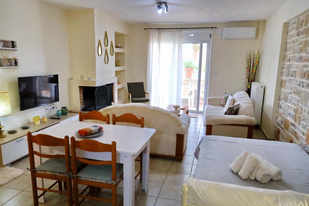 Fou'S Apartment Nafpaktos Ngoại thất bức ảnh