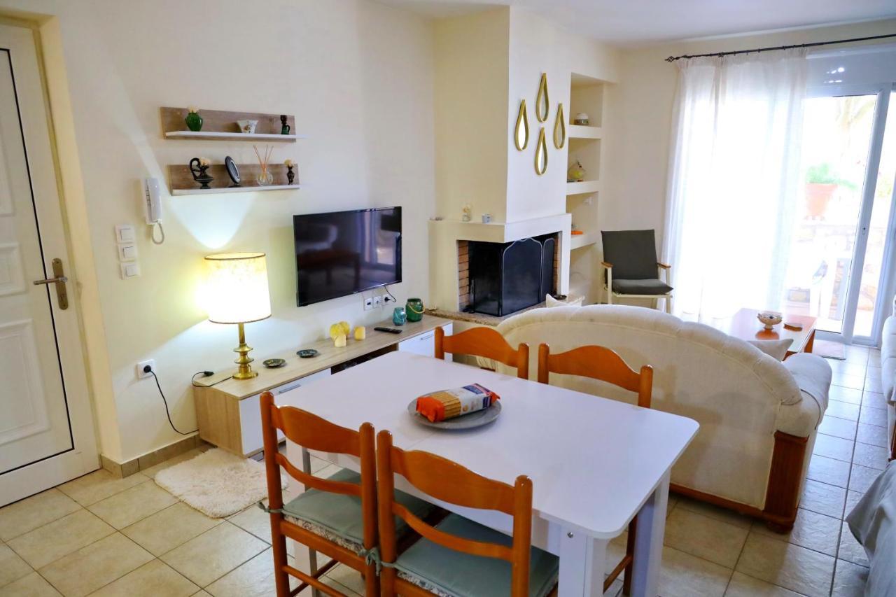 Fou'S Apartment Nafpaktos Ngoại thất bức ảnh